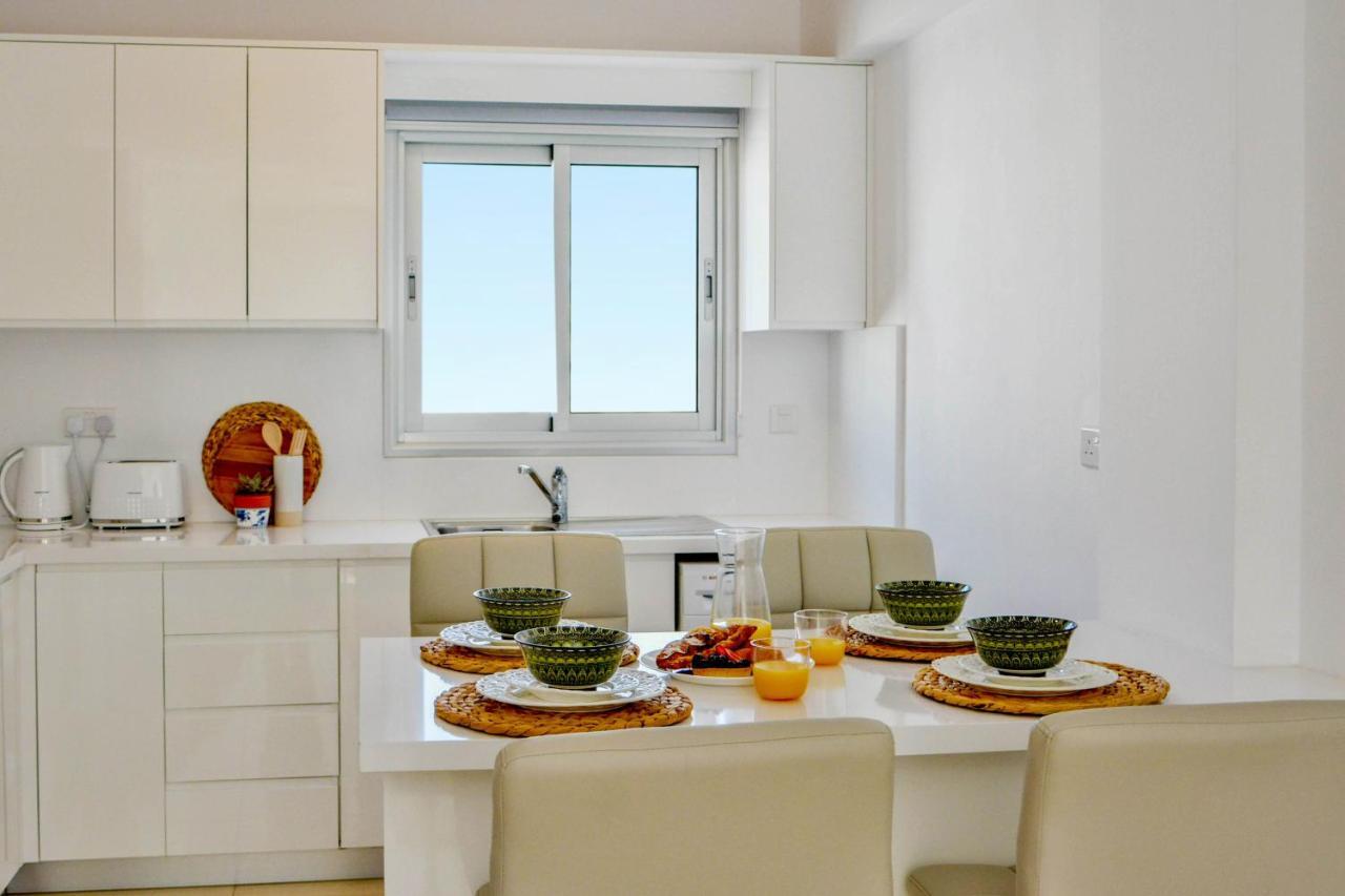 Phaedrus Living: Seaside Luxury Flat Lighthouse 67 Leilighet Paphos Eksteriør bilde
